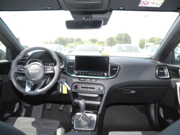 KIA Ceed SW 1.5T Nightline Navi Privacy Lenkradhzg