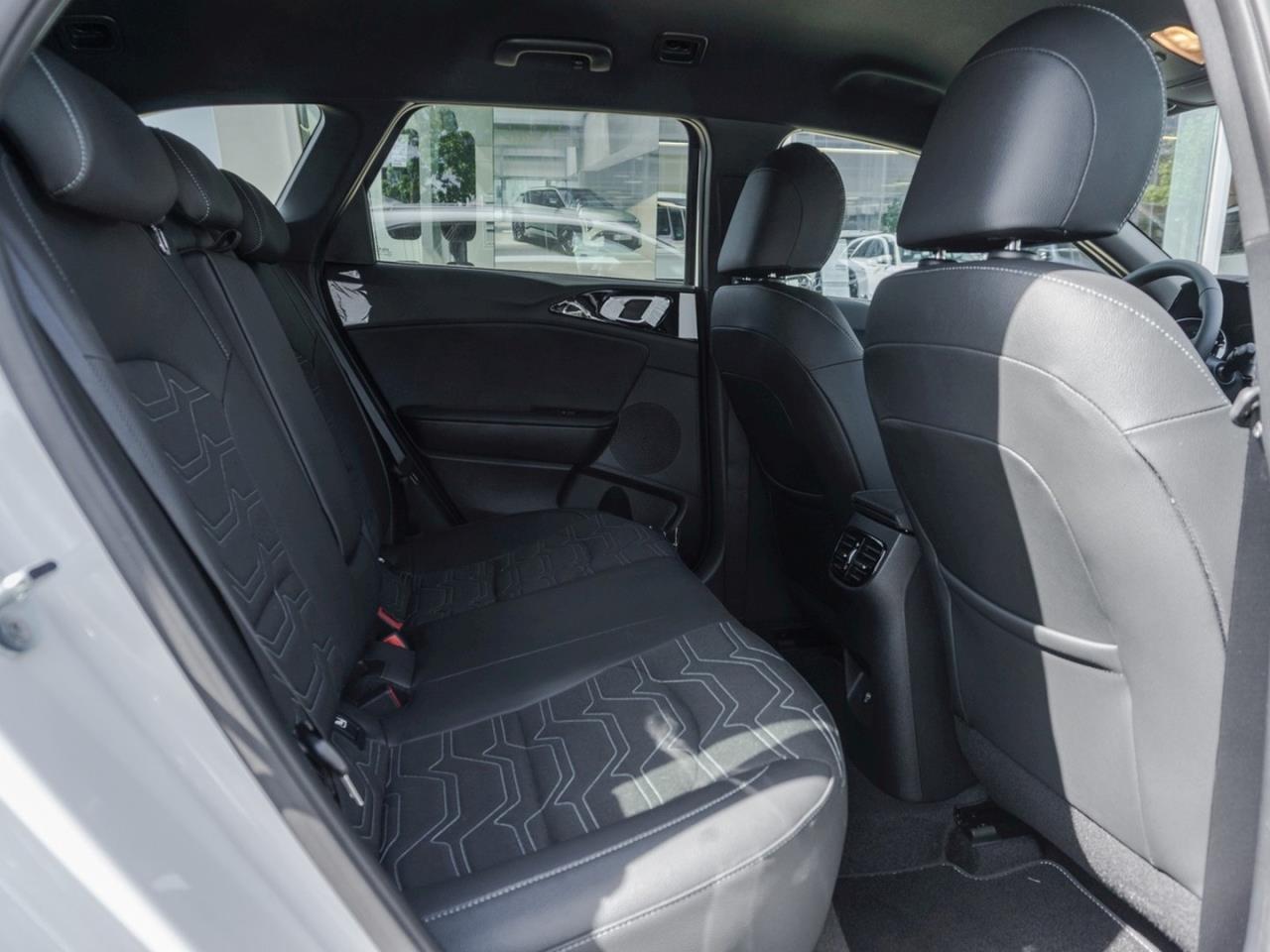 KIA Ceed SW 1.5T Nightline Navi Lenkradhzg Privacy