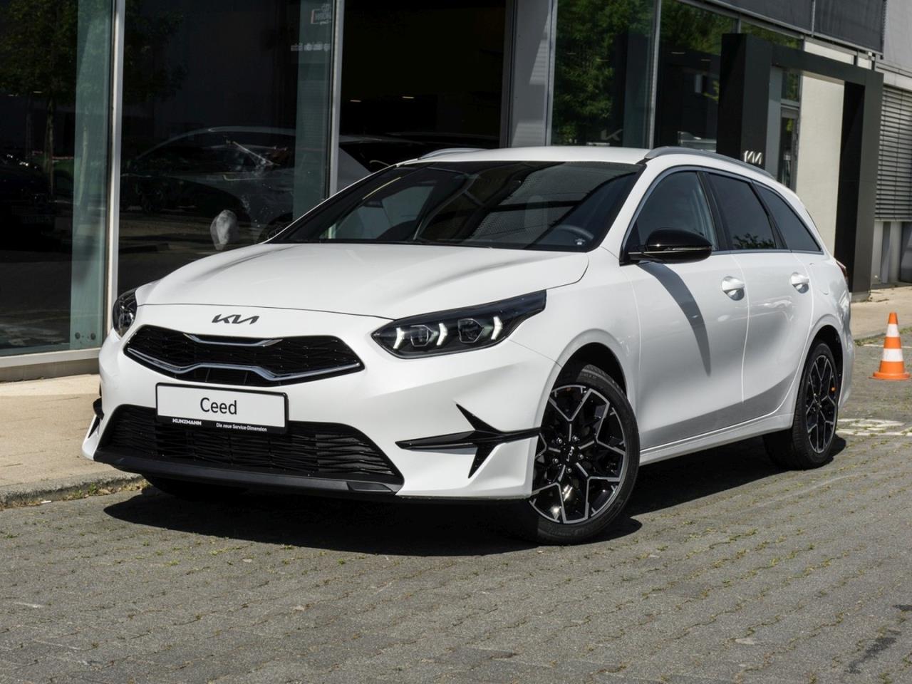 Kia Ceed Sportswagon Ceed SW 1.5T Nightline Kombi Deluxeweiß