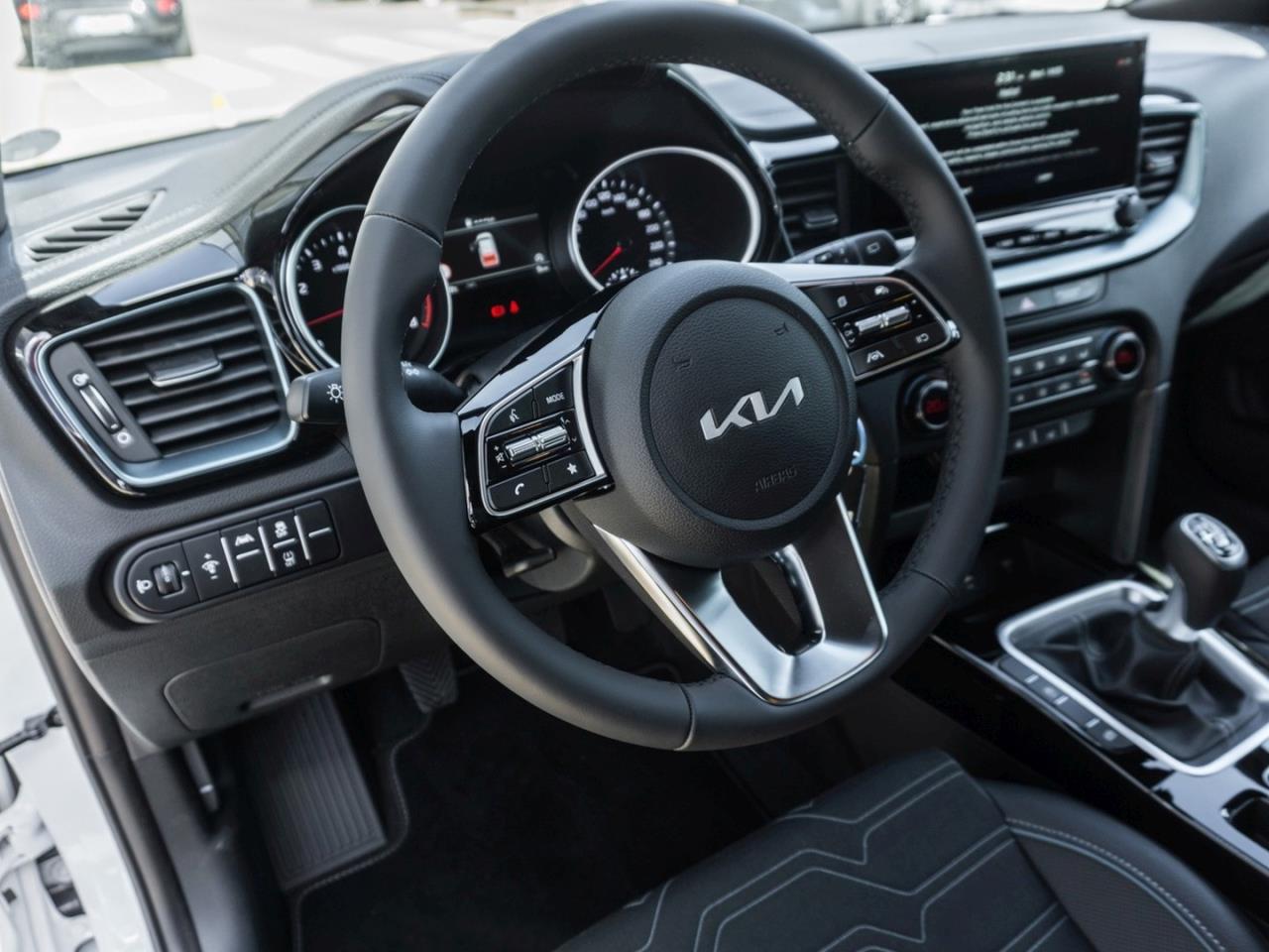 KIA Ceed SW 1.5T Nightline Navi Lenkradhzg Privacy