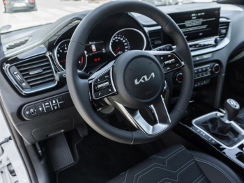 KIA Ceed SW 1.5T Nightline Navi Lenkradhzg Privacy