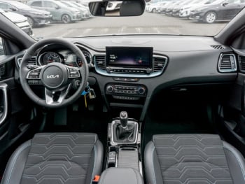 KIA Ceed SW 1.5T Nightline Navi Lenkradheizung