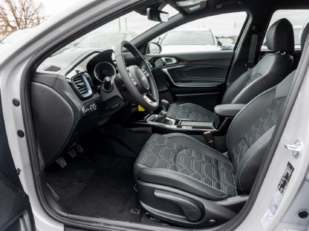 KIA Ceed SW 1.5T Nightline Navi Lenkradheizung KIA Ceed SW 1.5T Nightline Navi Lenkradheizung