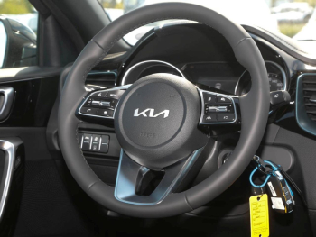 KIA Ceed SW 1.5T Nightline Navi Privacy Lenkradhzg