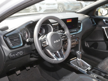 KIA Ceed SW 1.5T Nightline Navi Lenkradhzg Privacy