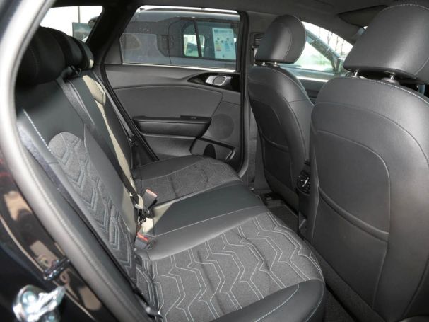 KIA Ceed SW 1.5T Nightline Navi Lenkradhzg Kamera KIA Ceed SW 1.5T Nightline Navi Lenkradhzg Kamera