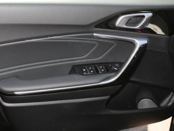 KIA Ceed SW 1.5T Nightline Navi Lenkradhzg Kamera