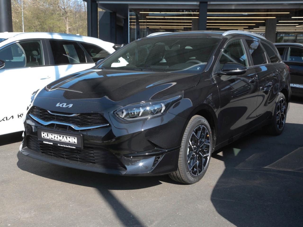 Kia Ceed Sportswagon Ceed SW 1.5T Nightline Kombi Zilinaschwarz