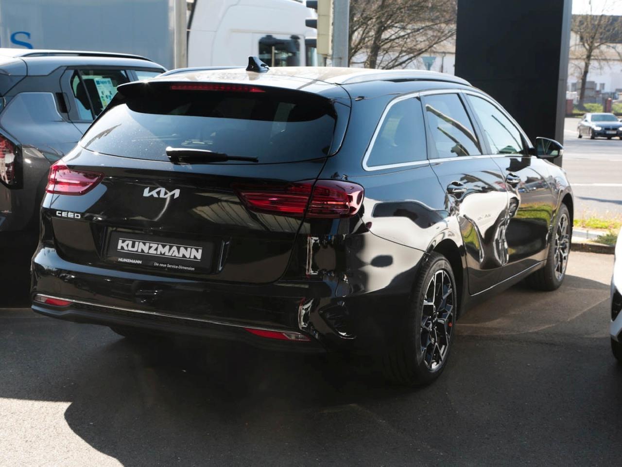 KIA Ceed SW 1.5T Nightline Navi Lenkradhzg Kamera