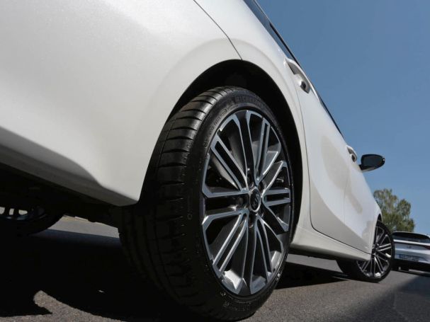 KIA Ceed 1.4 T-GDI GT Line Navi Kamera JBL-Sound ACC KIA Ceed 1.4 T-GDI GT Line Navi Kamera JBL-Sound ACC