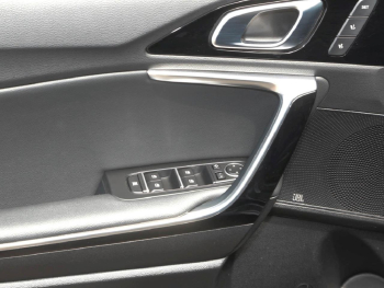 KIA Ceed 1.4 TGDI Platinum Edition  Navi Kamera JBL