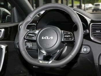 KIA Ceed 1.5T DCT GT Line Navi Kamera Privacy JBL