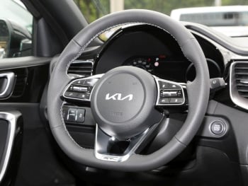 KIA Ceed 1.5T DCT GT Line Navi Kamera Privacy JBL