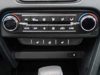 KIA Ceed 1.5T DCT GT-Line Navi Kamera Lenkradhzg JBL