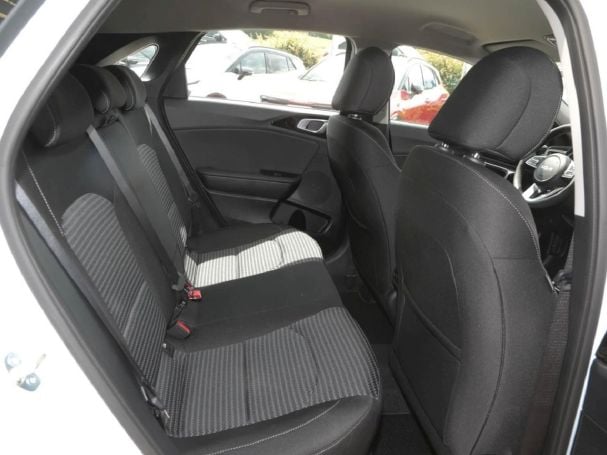 KIA Ceed 1.5T DCT Spirit Navi JBL-Sound ACC Totwinkel KIA Ceed 1.5T DCT Spirit Navi JBL-Sound ACC Totwinkel