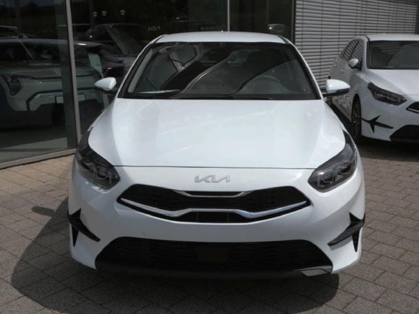 KIA Ceed 1.5T DCT Spirit Navi JBL-Sound ACC Totwinkel KIA Ceed 1.5T DCT Spirit Navi JBL-Sound ACC Totwinkel