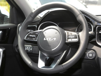 KIA Ceed 1.5T DCT Spirit Navi JBL-Sound ACC Totwinkel