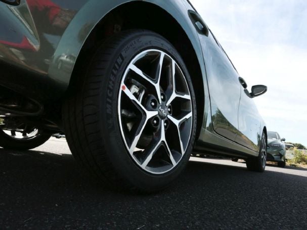 KIA Ceed 1.5T DCT Spirit Navi Kamera JBL-Sound ACC