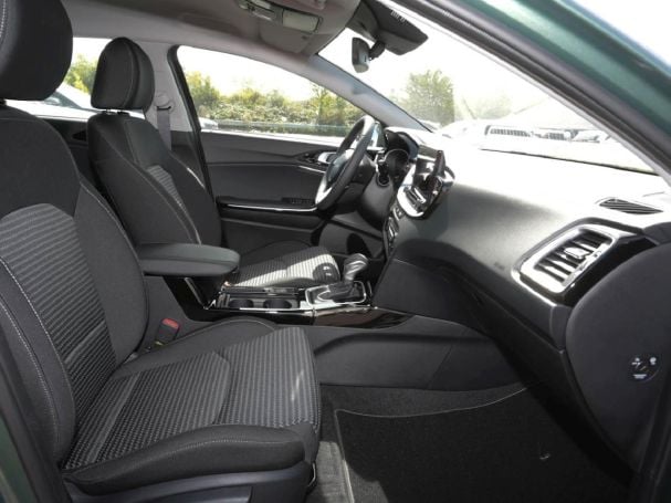 KIA Ceed 1.5T DCT Spirit Navi Kamera JBL-Sound ACC KIA Ceed 1.5T DCT Spirit Navi Kamera JBL-Sound ACC