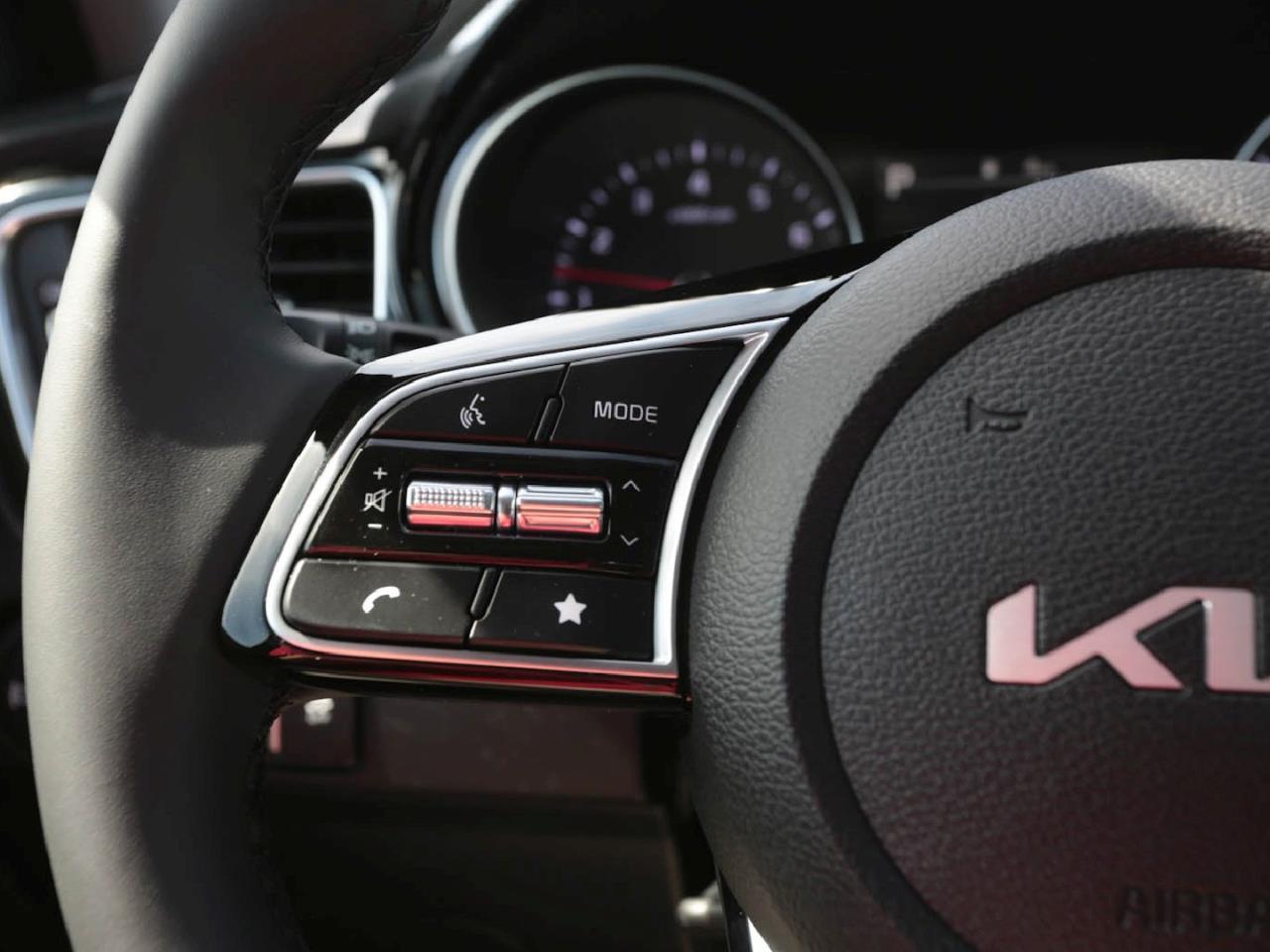 KIA Ceed 1.5T DCT Spirit Navi Kamera JBL-Sound ACC