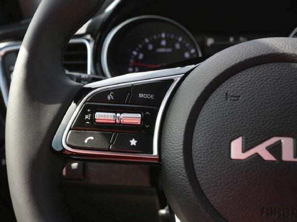 KIA Ceed 1.5T DCT Spirit Navi Kamera JBL-Sound ACC KIA Ceed 1.5T DCT Spirit Navi Kamera JBL-Sound ACC