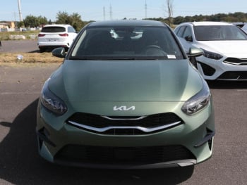 KIA Ceed 1.5T DCT Spirit Navi Kamera JBL-Sound ACC