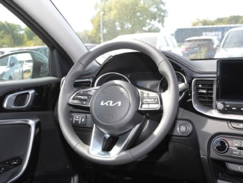 KIA Ceed 1.5T DCT Spirit Navi Kamera JBL-Sound ACC