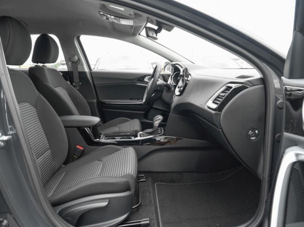 KIA Ceed 1.5T DCT Spirit Navi Kamera JBL-Sound ACC KIA Ceed 1.5T DCT Spirit Navi Kamera JBL-Sound ACC