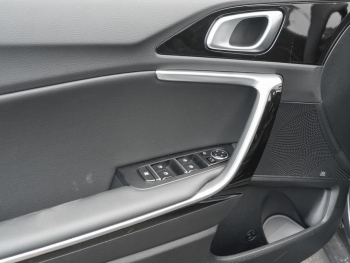 KIA Ceed 1.5T DCT Spirit Navi Kamera JBL-Sound ACC