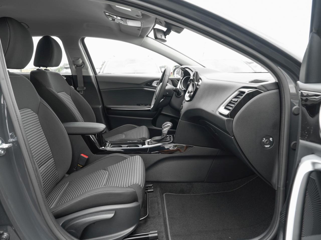 KIA Ceed 1.5T DCT Spirit Navi Kamera JBL-Sound ACC