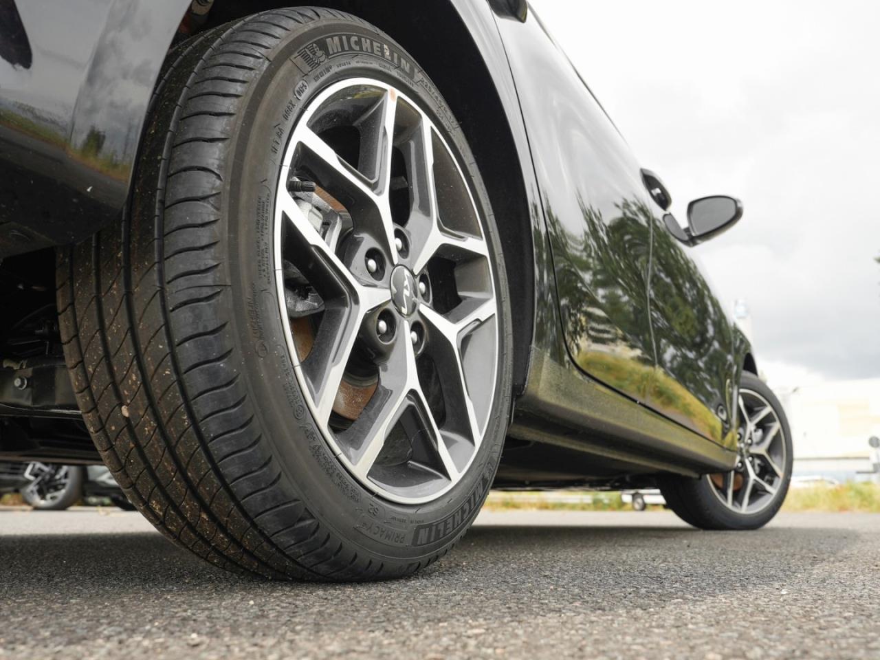 KIA Ceed 1.5T DCT Spirit Navi Kamera JBL Sound ACC