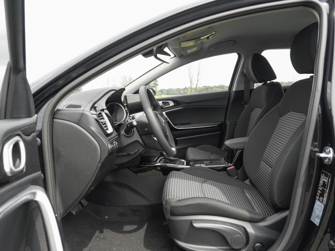 KIA Ceed 1.5T DCT Spirit Navi Kamera JBL Sound ACC