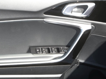 KIA Ceed 1.5T DCT Ultimate Edition Navi Kamera JBL