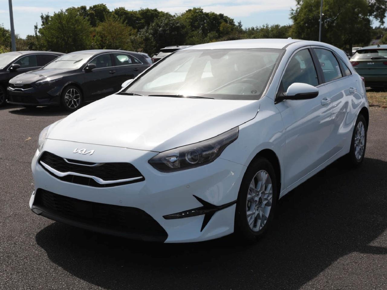 Kia Ceed Ceed 1.5T DCT Ultimate Edition Limousine Carraraweiß