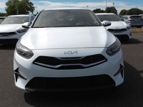 KIA Ceed 1.5T DCT Ultimate Edition Navi Kamera ACC KIA Ceed 1.5T DCT Ultimate Edition Navi Kamera ACC