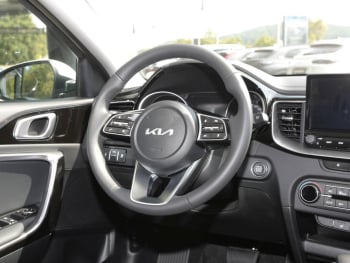 KIA Ceed 1.5T DCT Ultimate Edition Navi Kamera ACC