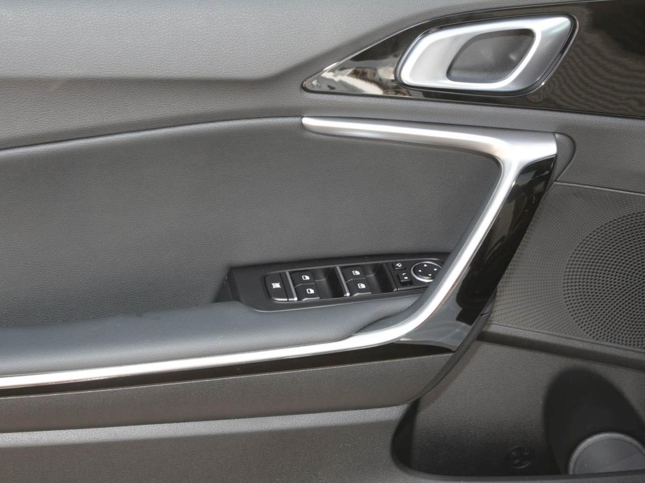 KIA Ceed 1.5T DCT Ultimate Edition Navi Kamera JBL