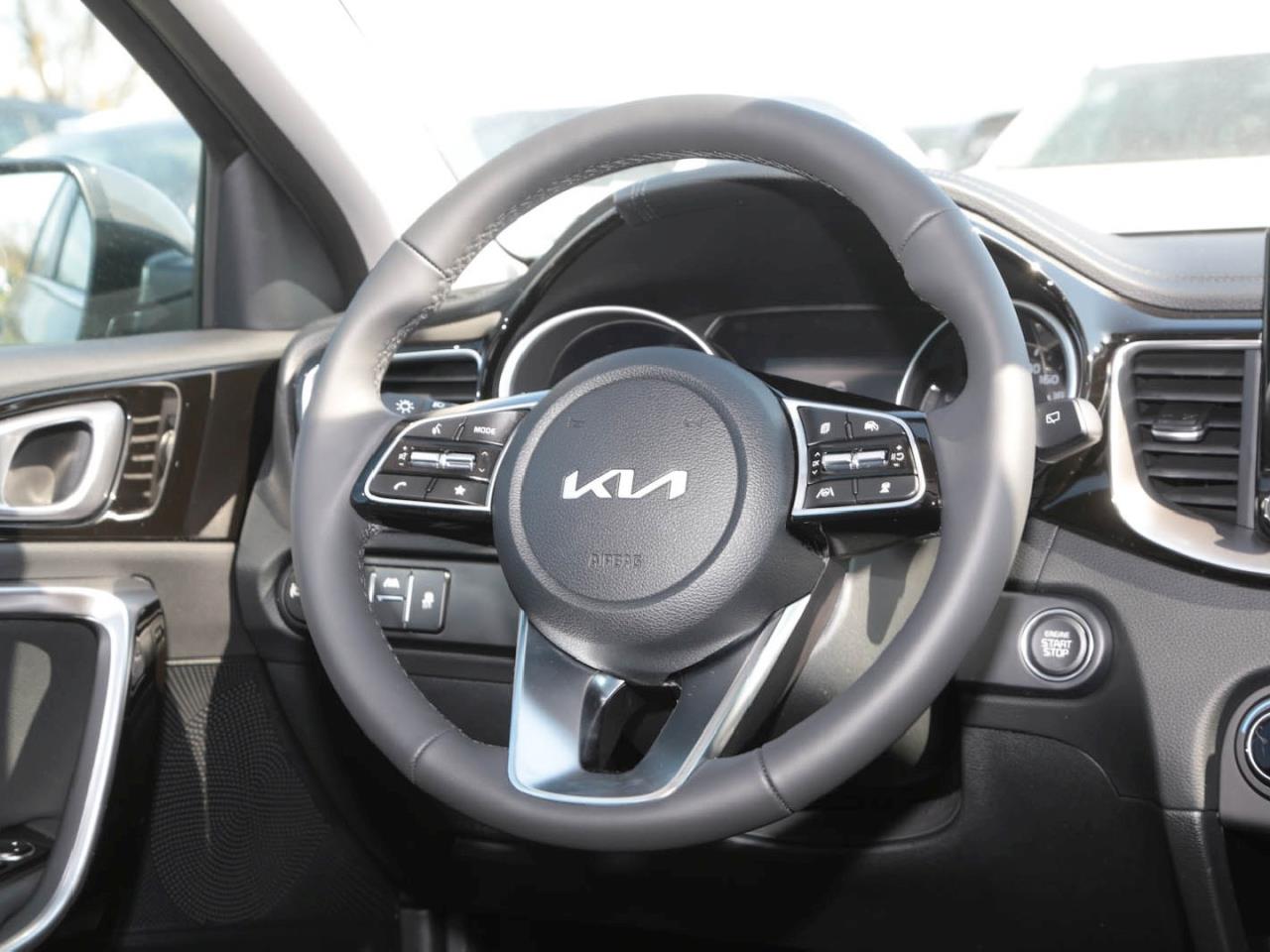 KIA Ceed 1.5T DCT Ultimate Edition Navi Kamera ACC