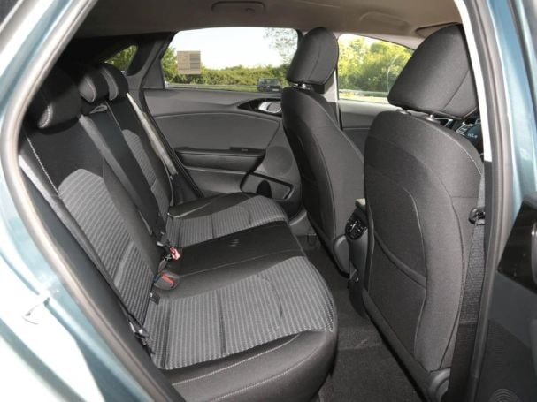 KIA Ceed 1.5T DCT Ultimate Edition Navi Kamera ACC KIA Ceed 1.5T DCT Ultimate Edition Navi Kamera ACC