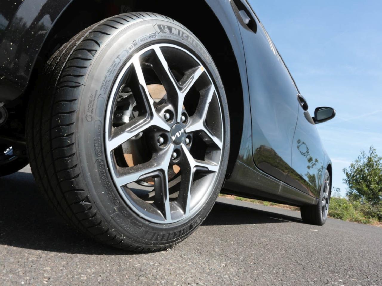 KIA Ceed 1.5T DCT Ultimate Edition Navi Kamera JBL