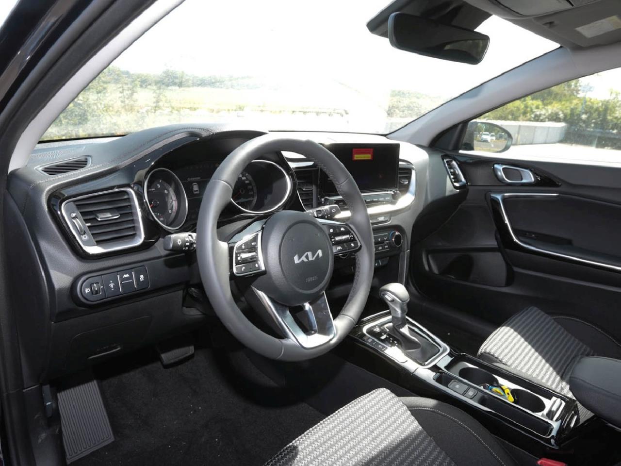 KIA Ceed 1.5T DCT Ultimate Edition Navi Kamera JBL