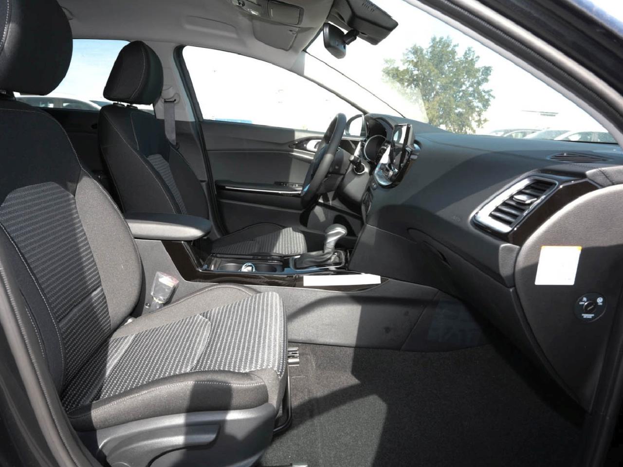 KIA Ceed 1.5T DCT Ultimate Edition Navi Kamera JBL