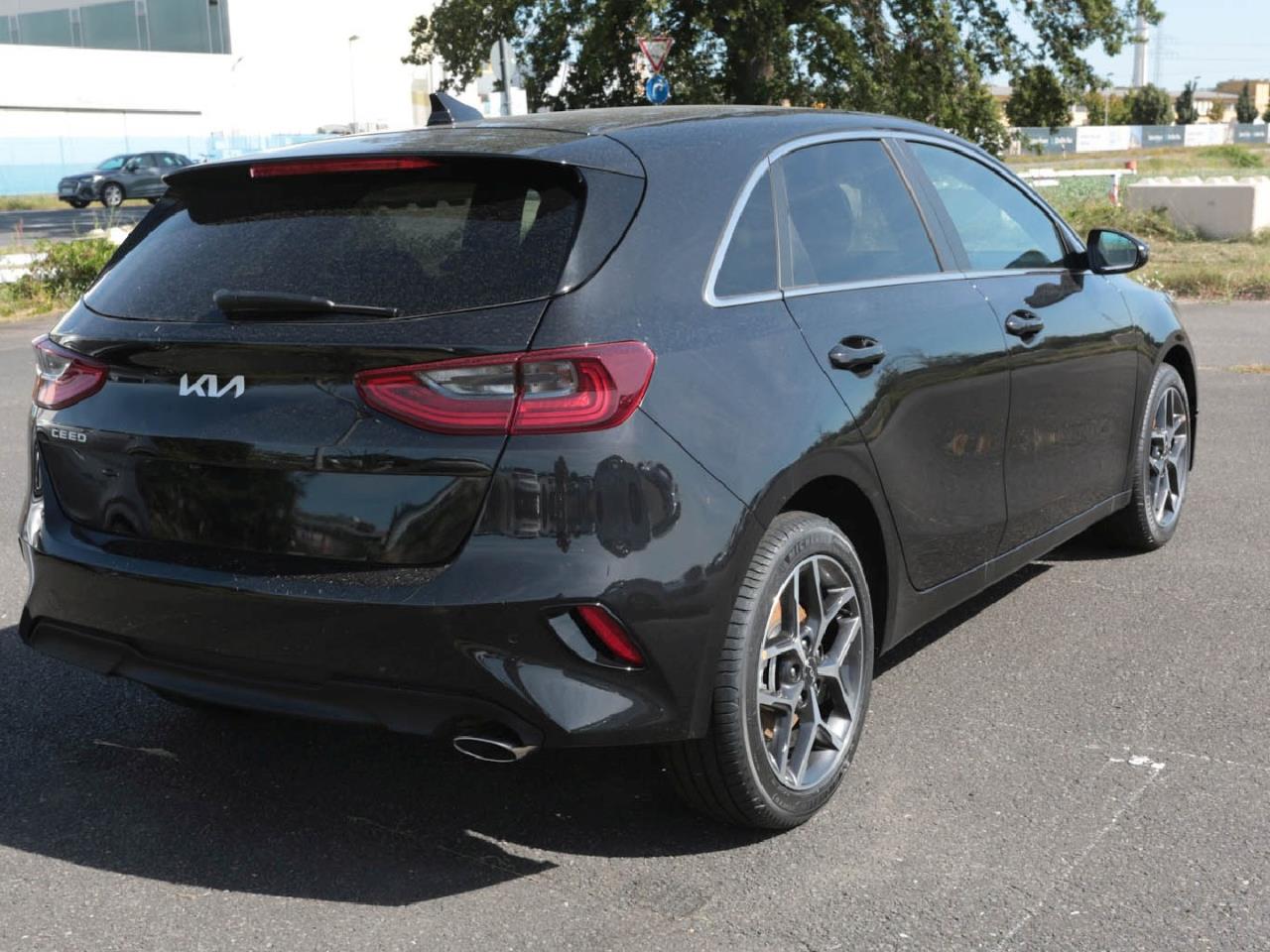 KIA Ceed 1.5T DCT Ultimate Edition Navi Kamera JBL