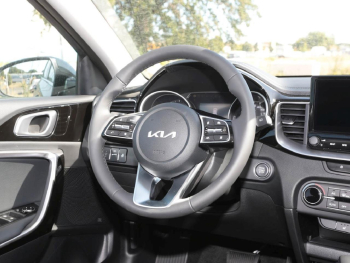KIA Ceed 1.5T DCT Ultimate Edition Navi Kamera JBL