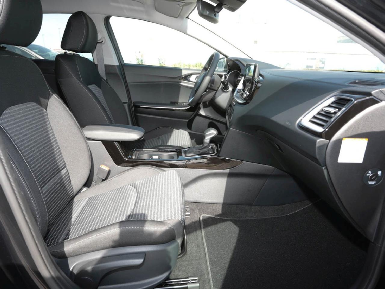 KIA Ceed 1.5T DCT Ultimate Edition Navi Kamera JBL