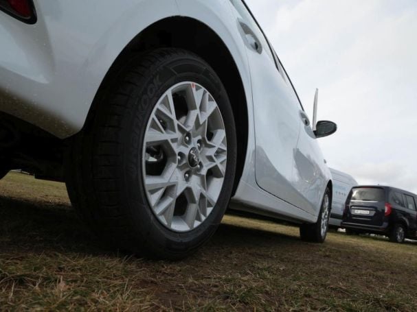 KIA Ceed 1.5T DCT Vision Navi Komfort-plus-Paket ACC KIA Ceed 1.5T DCT Vision Navi Komfort-plus-Paket ACC