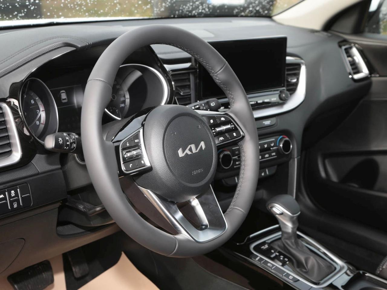 KIA Ceed 1.5T DCT Vision Navi Lenkradhzg SpurH ACC