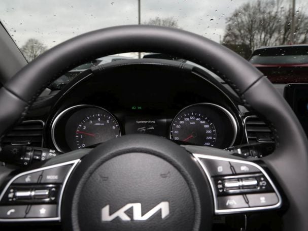KIA Ceed 1.5T DCT Vision Navi Klima Kamera LED SHZ KIA Ceed 1.5T DCT Vision Navi Klima Kamera LED SHZ