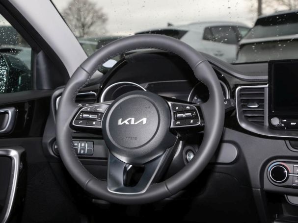 KIA Ceed 1.5T DCT Vision Navi Klima Kamera LED SHZ KIA Ceed 1.5T DCT Vision Navi Klima Kamera LED SHZ