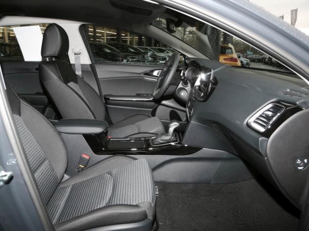 KIA Ceed 1.5T DCT Vision Navi Klima Kamera LED SHZ KIA Ceed 1.5T DCT Vision Navi Klima Kamera LED SHZ